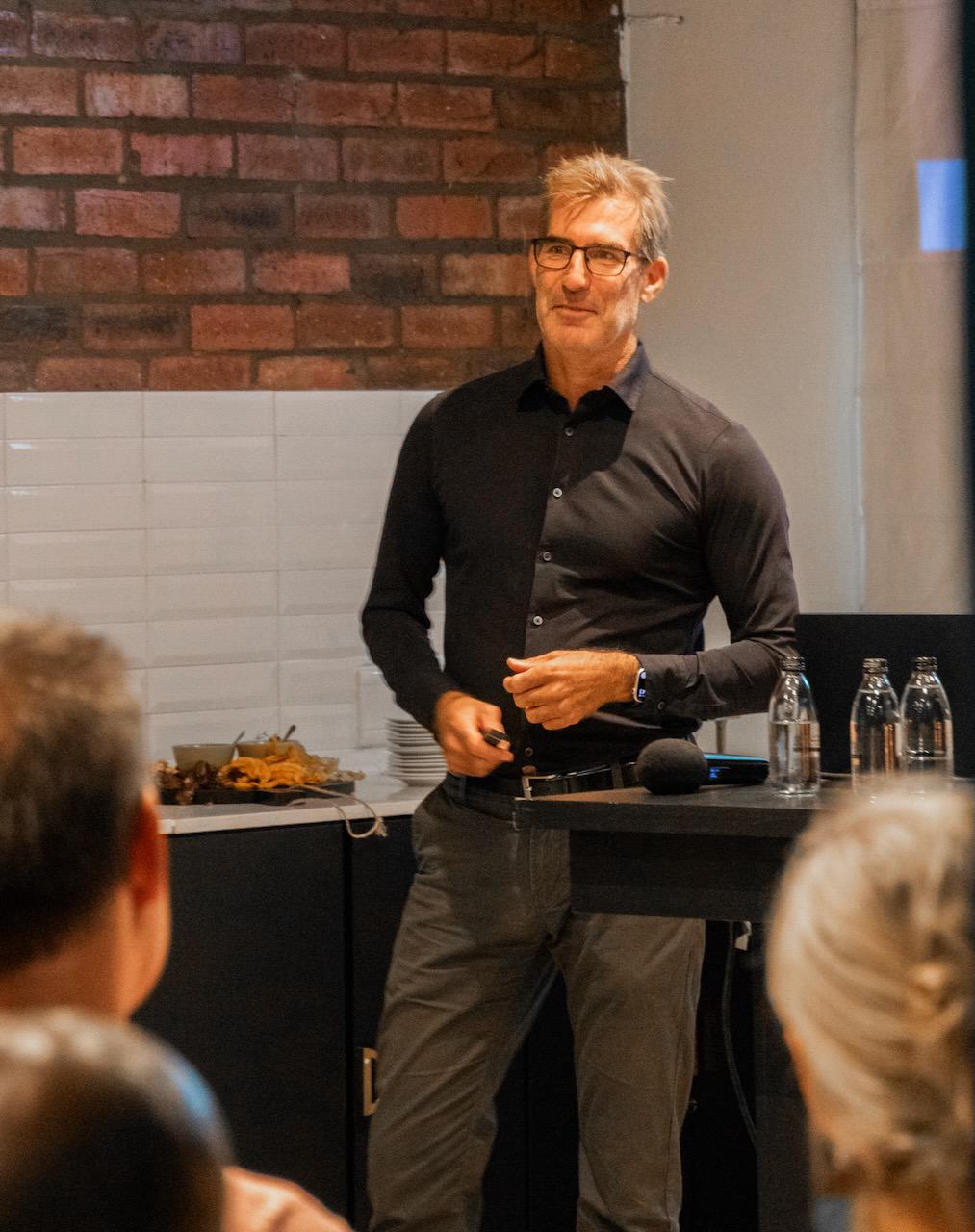 Nicholas Thiede presenting to a group of entrepreneurs